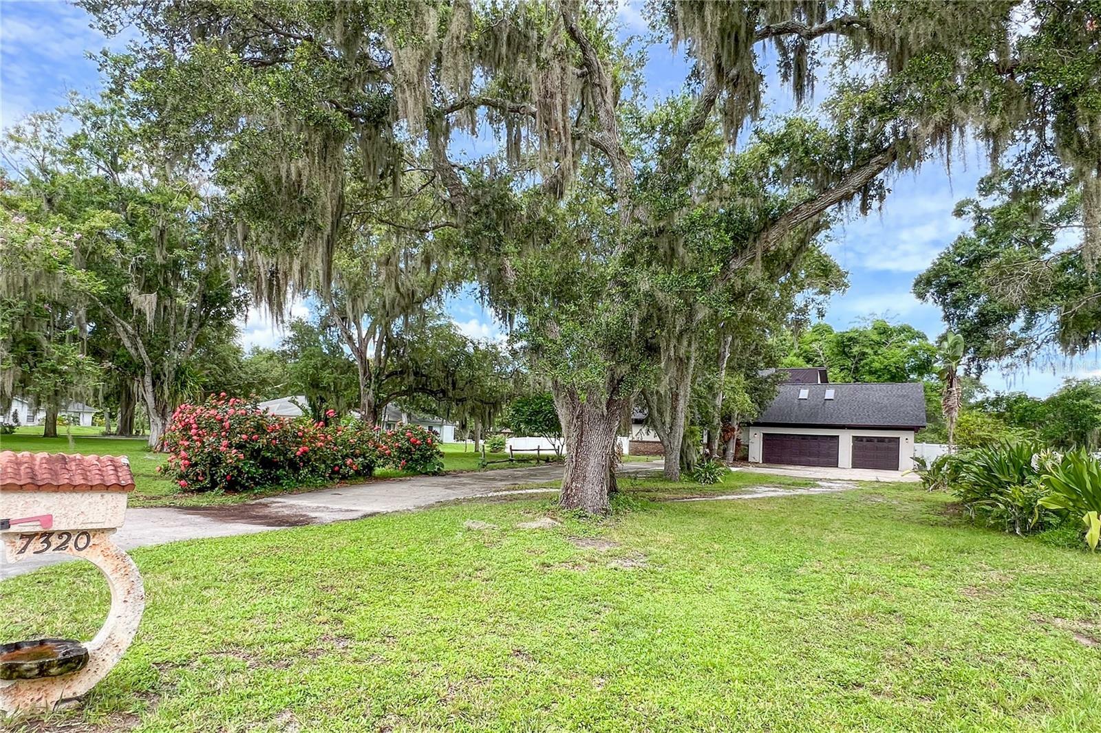 Property Photo:  7320 Oak Run Lane  FL 34243 