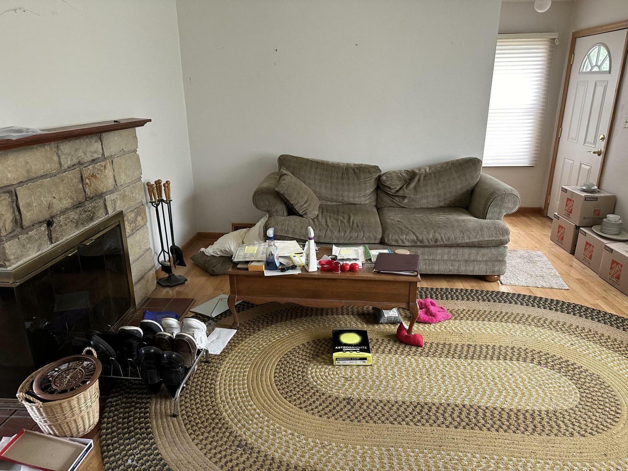 Property Photo:  405 Lynnwood Ln  WI 53005 