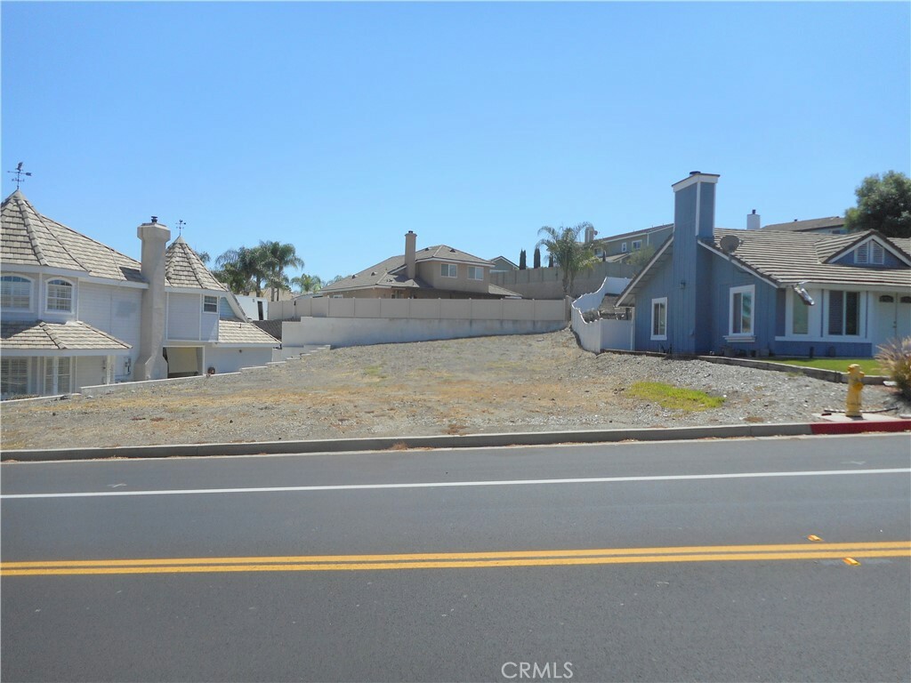 Property Photo:  569 Longhorn Drive  CA 92587 