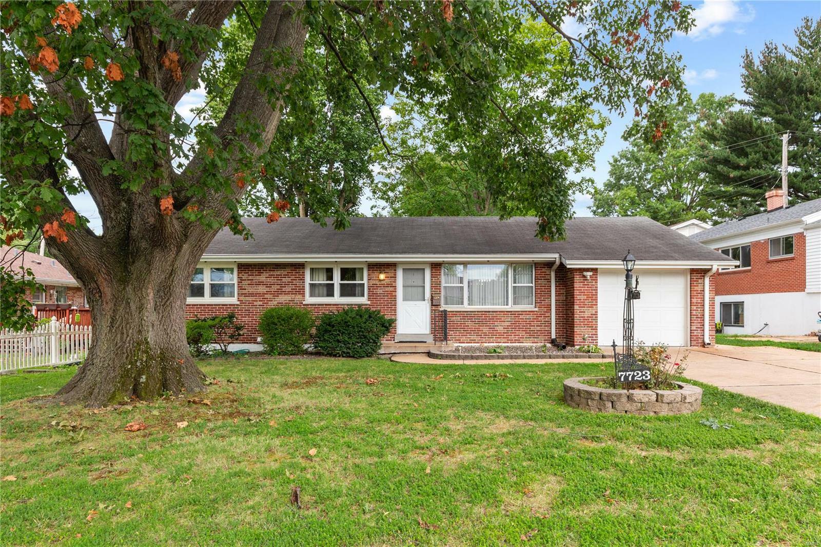 Property Photo:  7723 Ravenhill Drive  MO 63123 