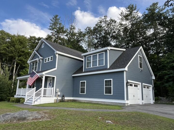 Property Photo:  5 Rolling Ridge Lane  NH 03076-2434 