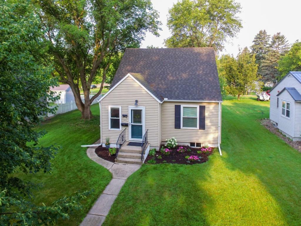 Property Photo:  1412 Elm Street  MN 56308 