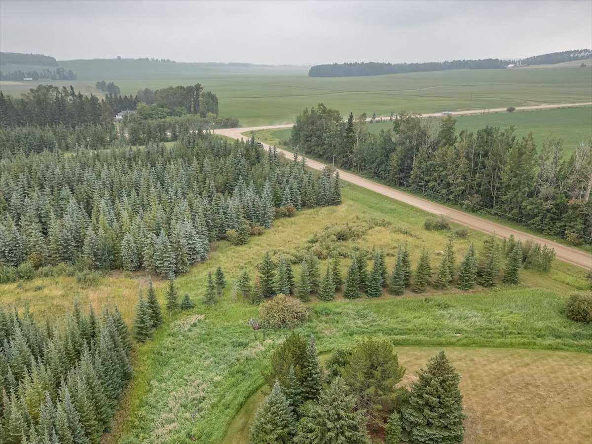 Photo de la propriété: On Range Road 33 #2 AB T0C 2J0