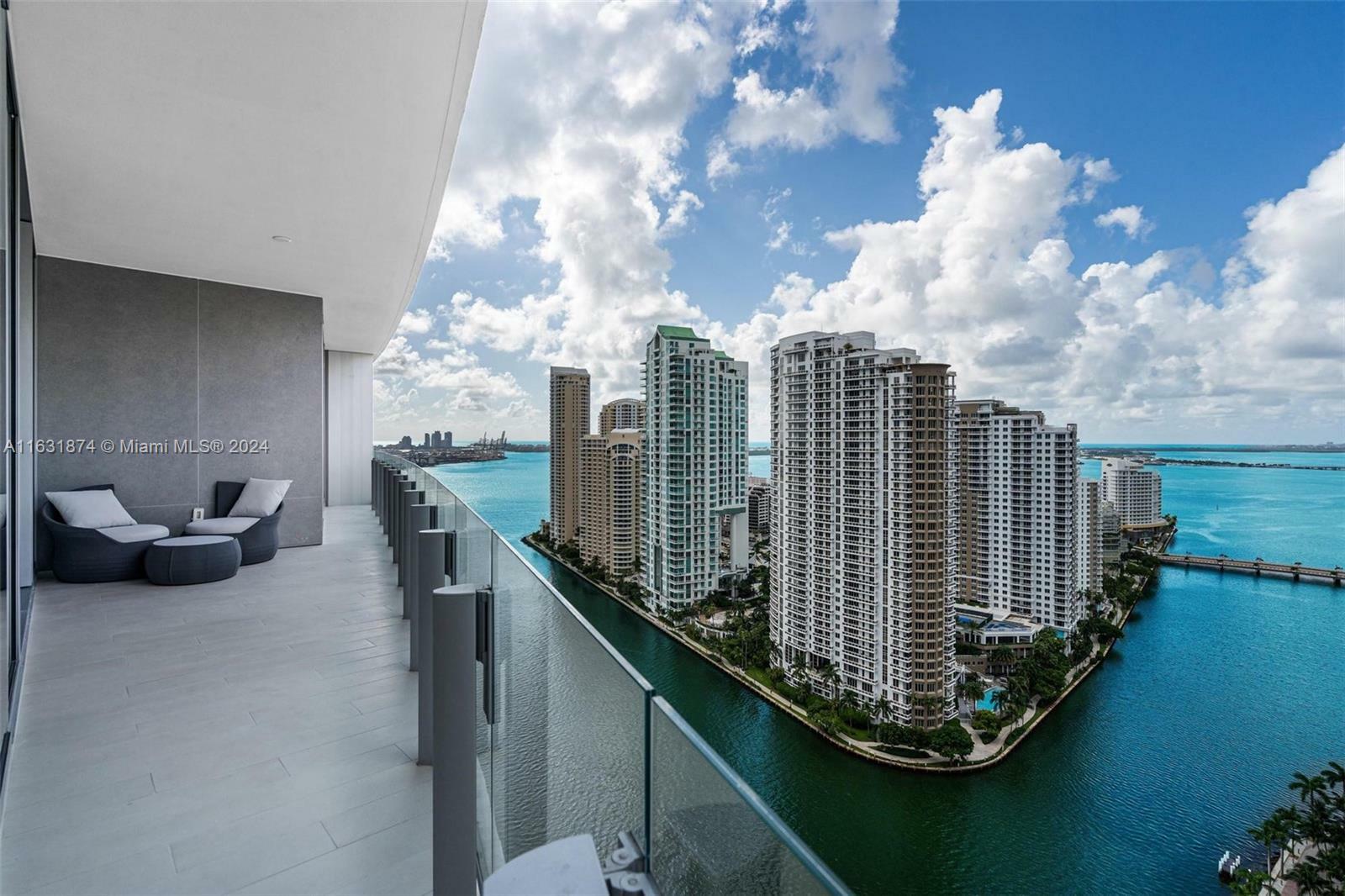 Property Photo:  300 Biscayne Blvd Way 2706  FL 33131 