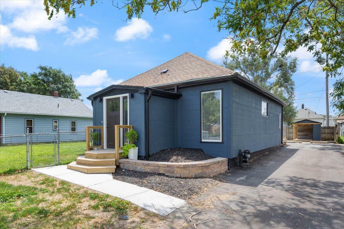 Property Photo:  1731 Avenue B  IA 51501 