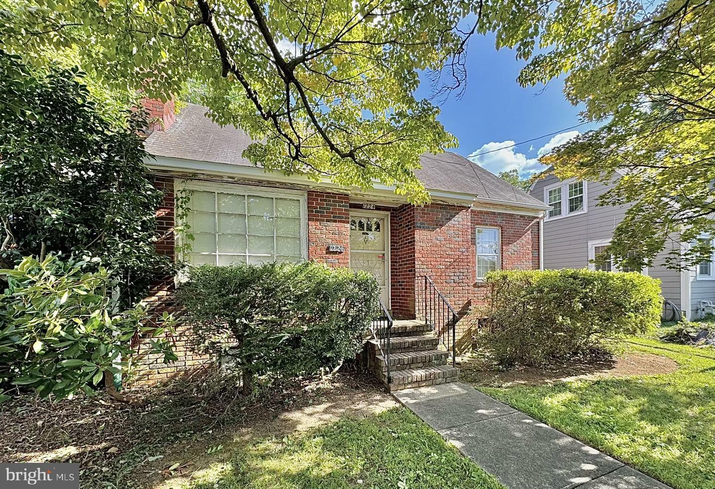 Property Photo:  1224 Payne Street  VA 22401 