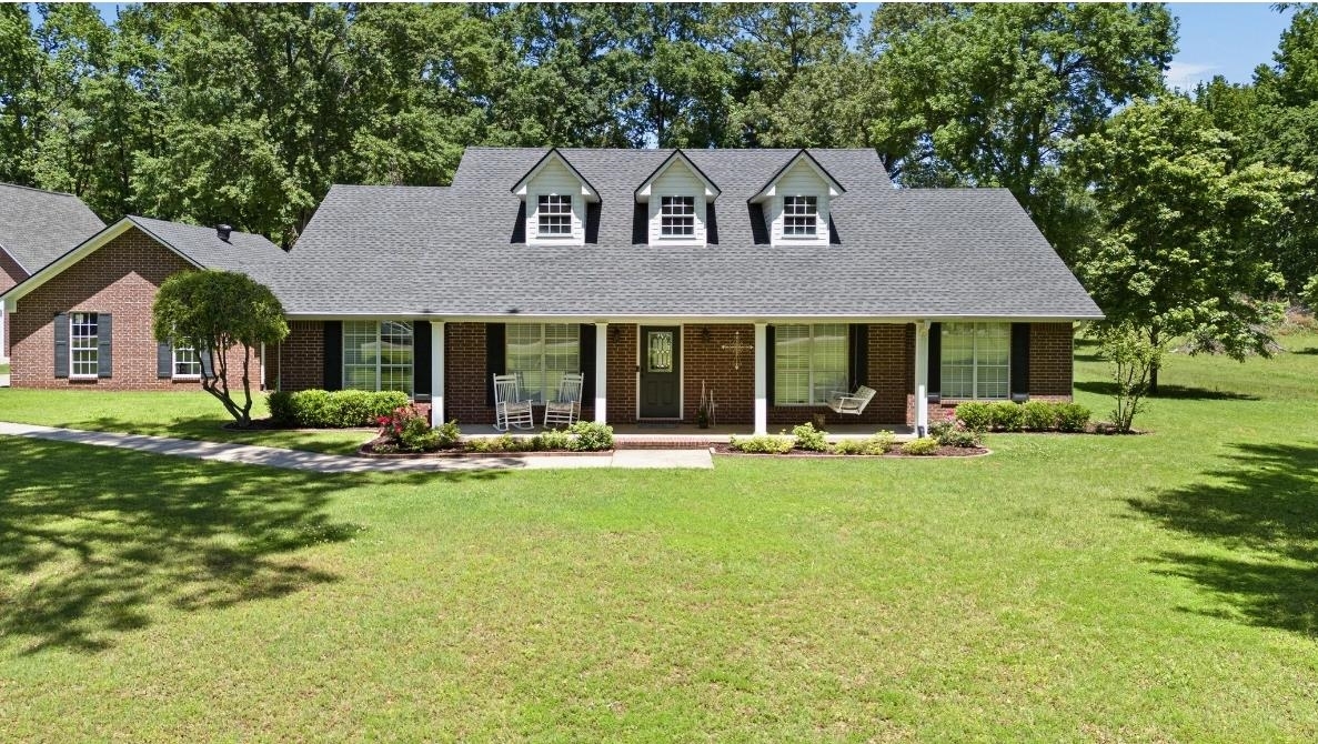 Property Photo:  10 W Azalea Ln  AR 72802 