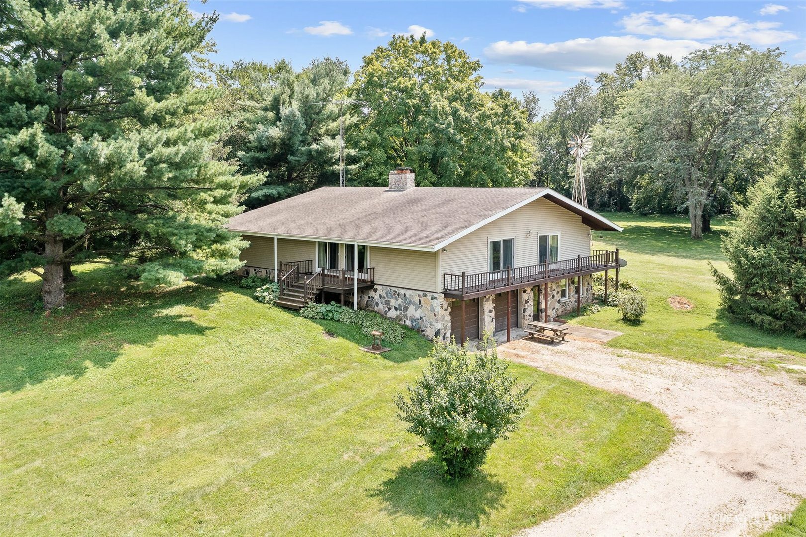 Property Photo: 2616 N 41st Road IL 60551