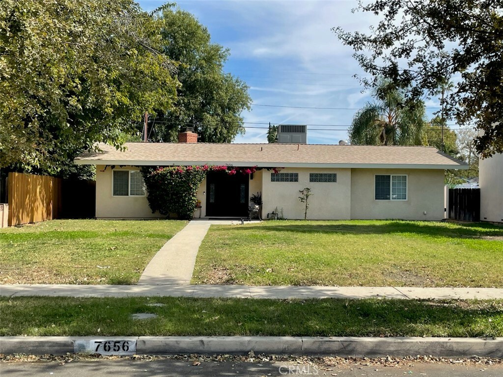 7656 Lasaine Avenue  Northridge CA 91325 photo