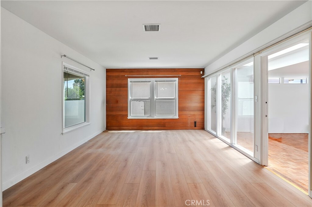 Property Photo:  6237 Sylvia Avenue  CA 91335 