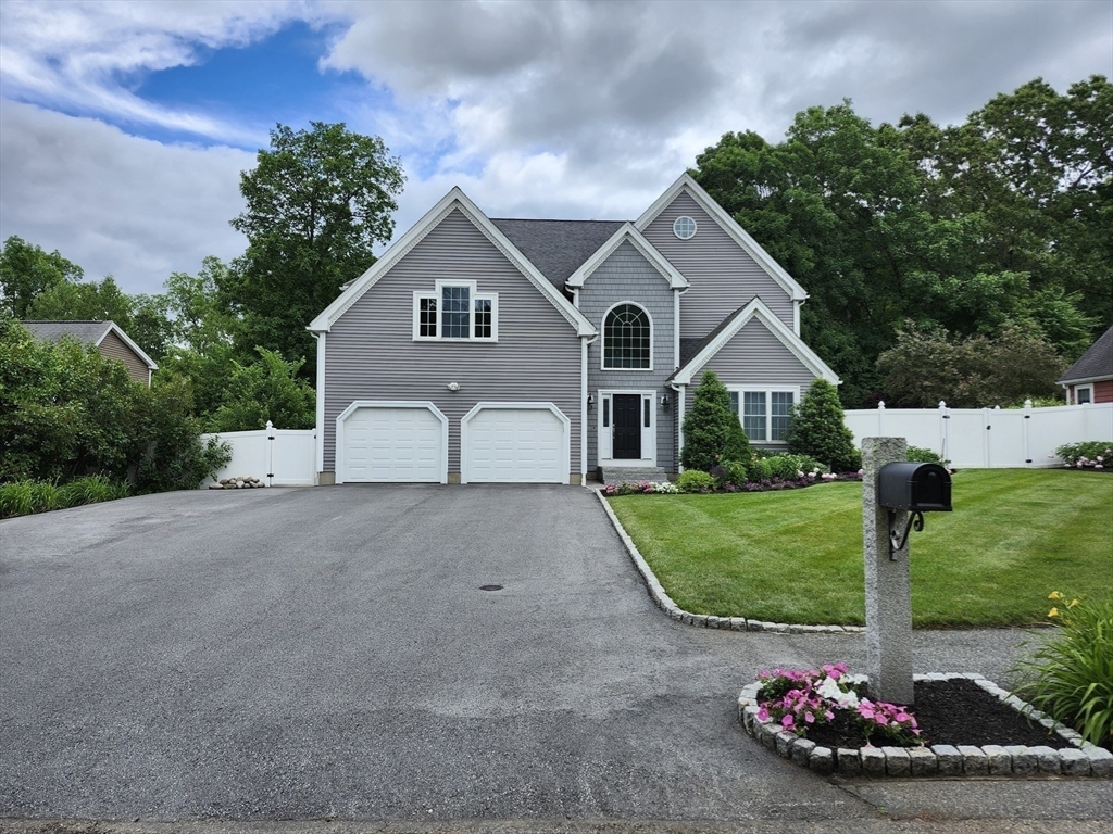 Property Photo:  20 Woodridge Rd  MA 01527 