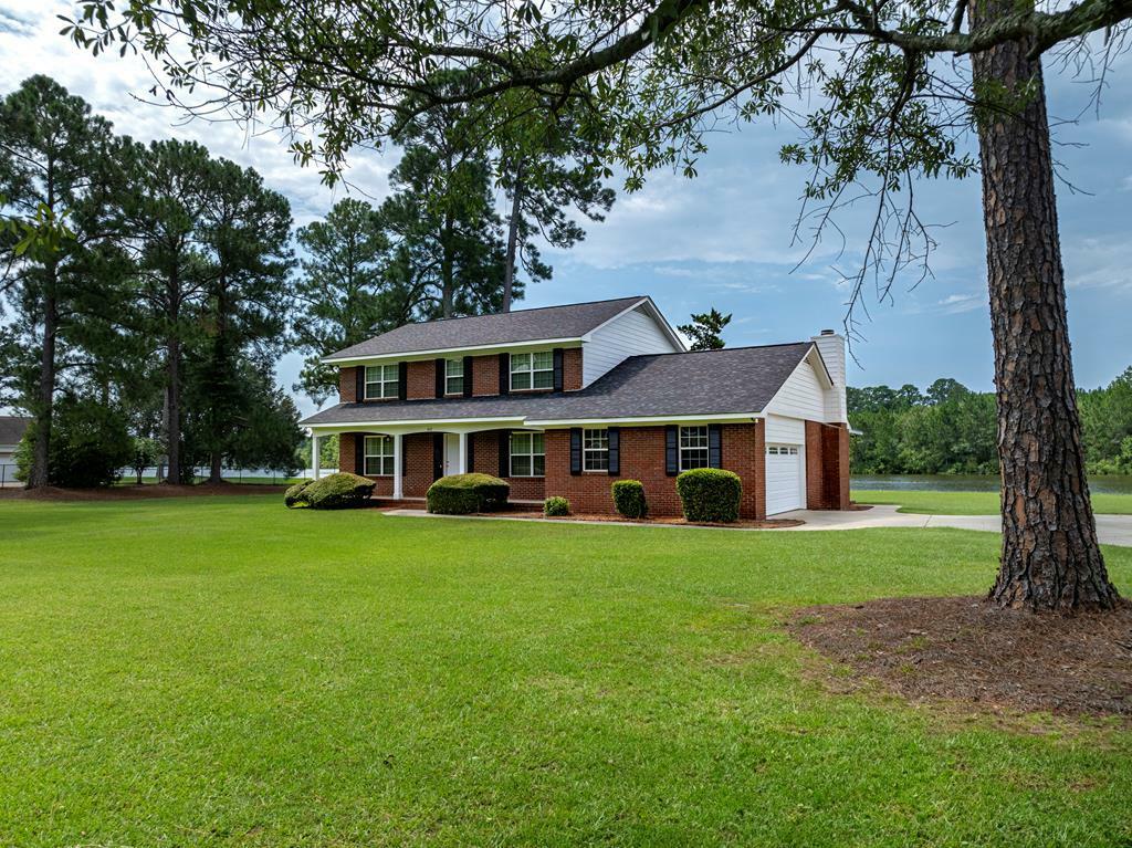 Property Photo:  612 E 40th St  GA 31794 