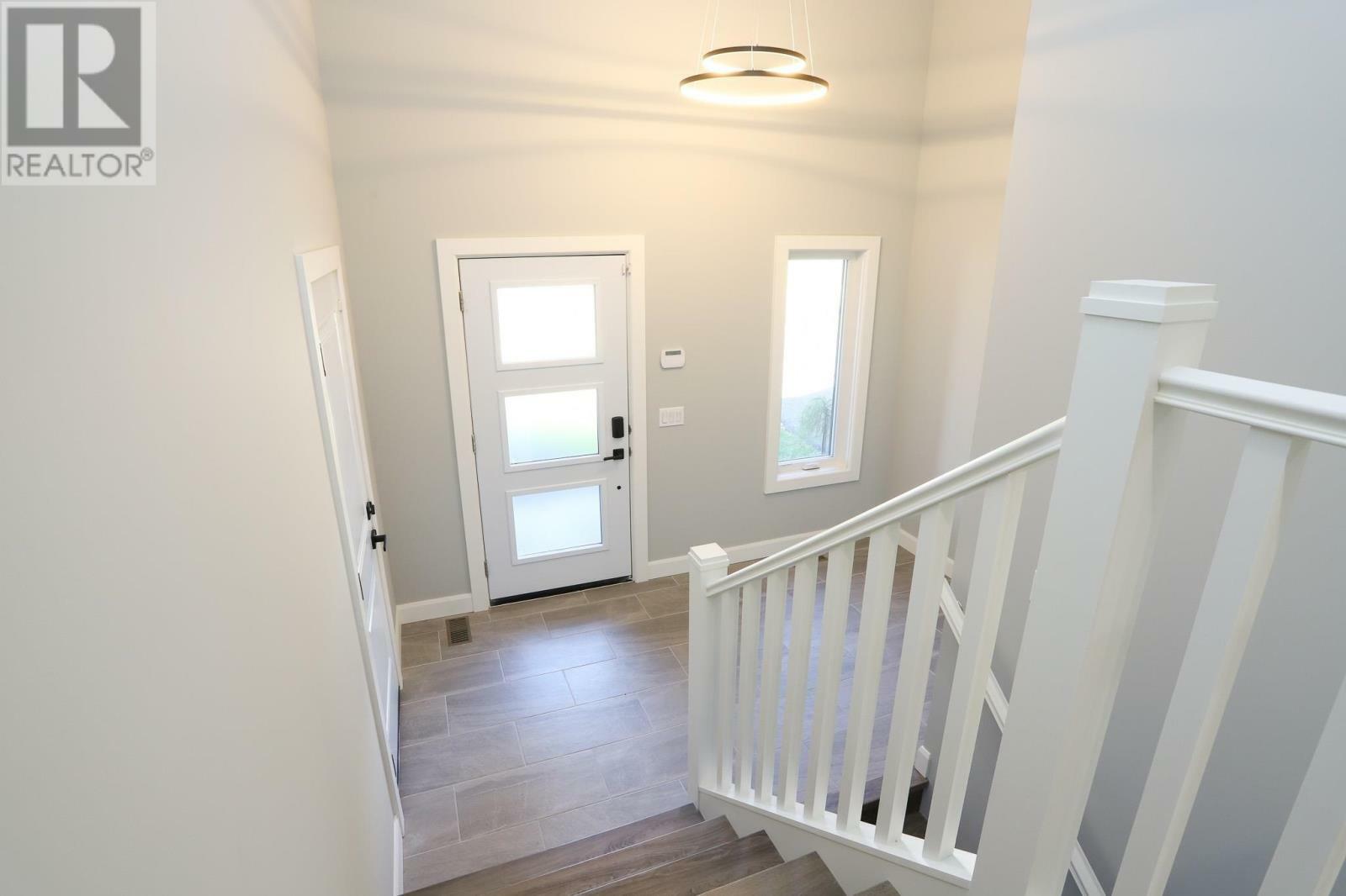 Property Photo:  21 Garden Ave  ON P6A 4P1 