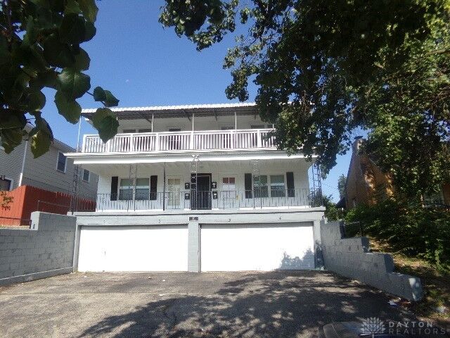 27 S Smithville Road  Dayton OH 45431 photo