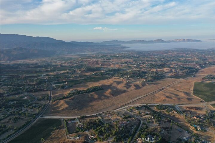 Property Photo:  39682 Via Cacho  CA 92592 