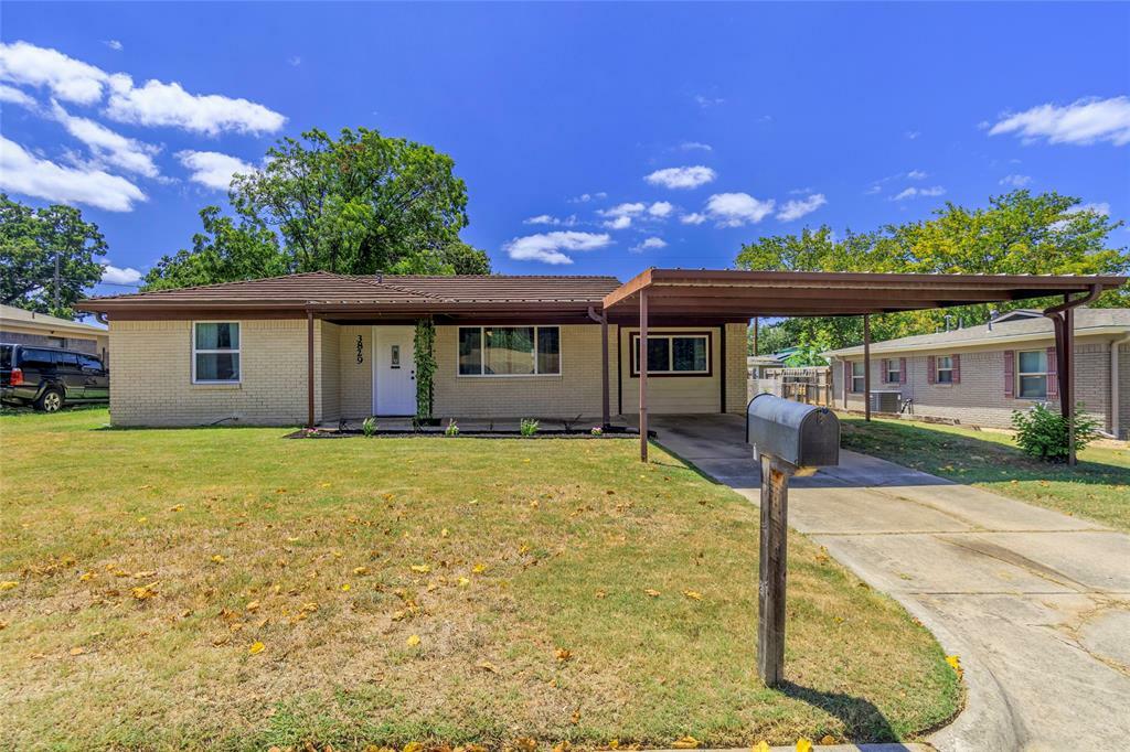 Property Photo:  3829 Lakewood Drive  TX 76135 