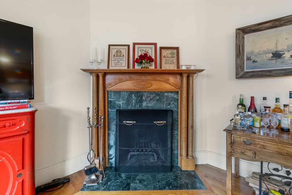 Property Photo:  199 Marlborough St. 303  MA 02116 