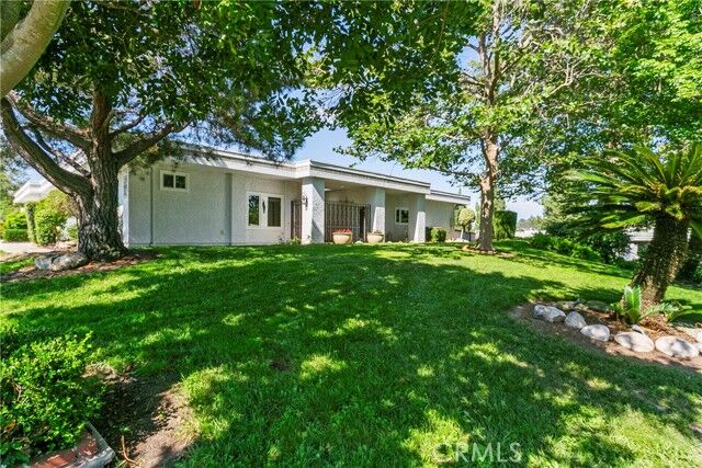 Property Photo:  5595 Avenida Sosiega B  CA 92637 