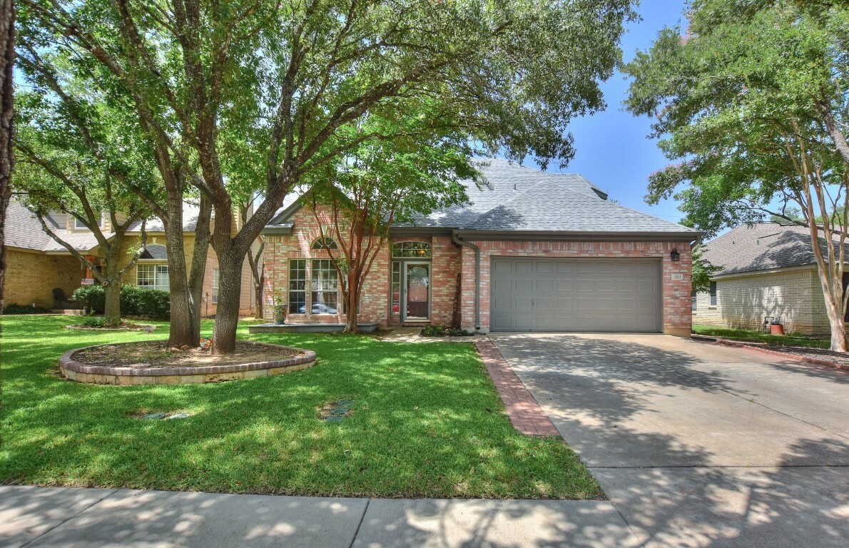 Property Photo:  123 Parque Vista Drive  TX 78626 