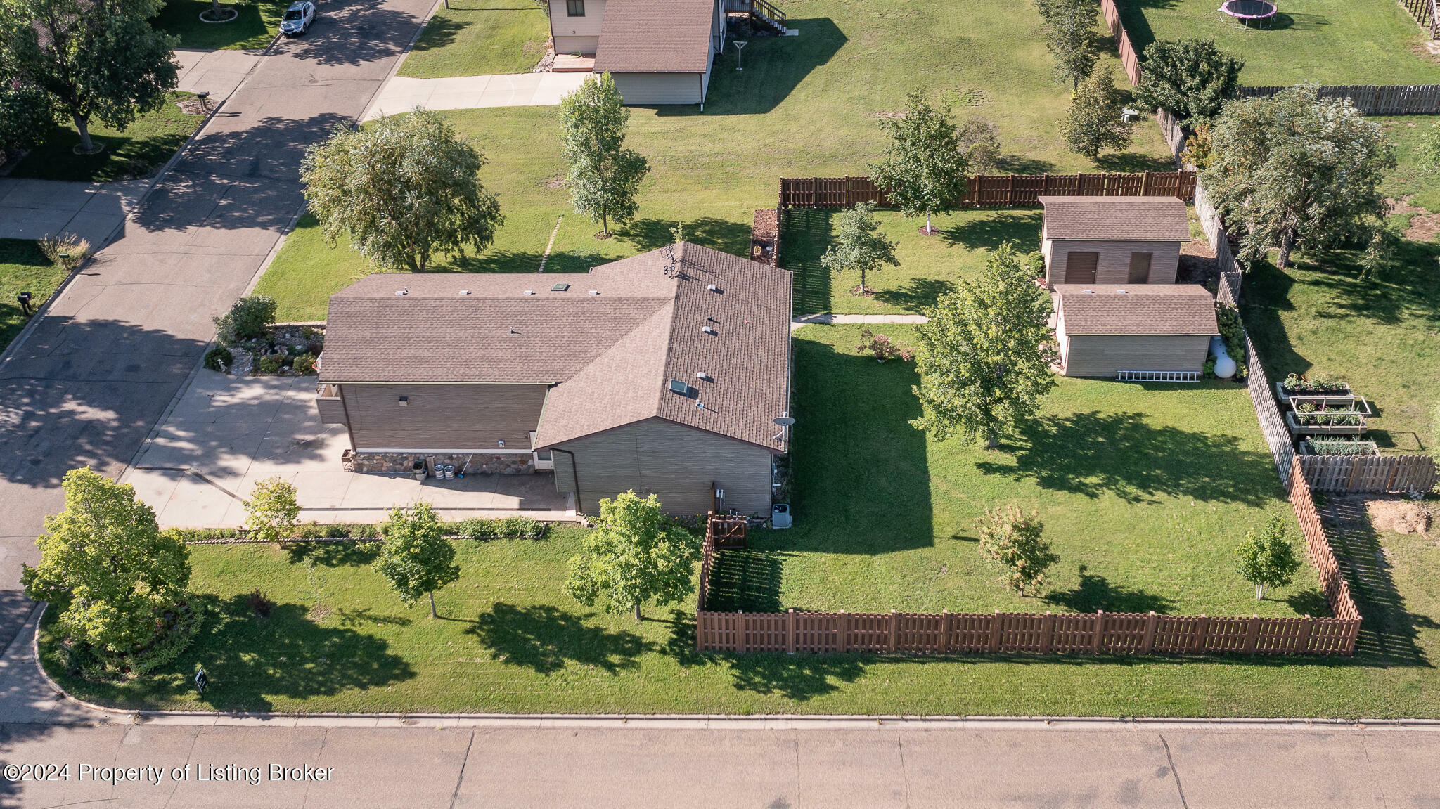 Property Photo:  1913 6th Avenue NE  ND 58523 