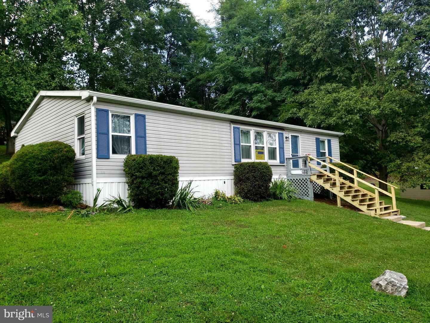 Property Photo:  2 Pawnee Drive  PA 17366 