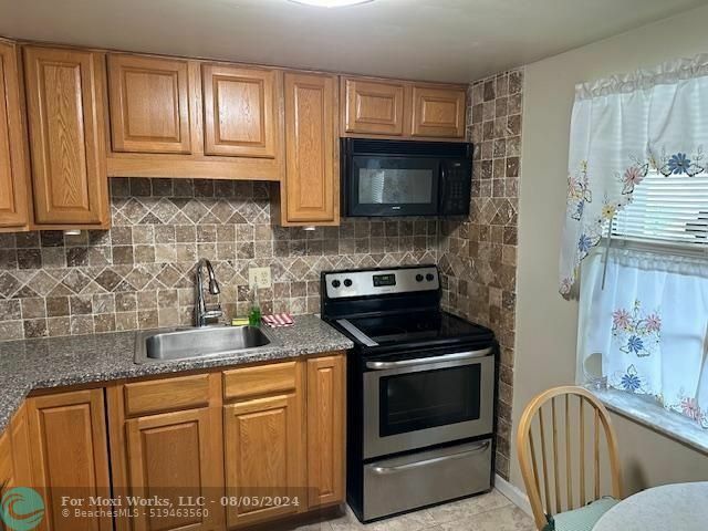 Property Photo: 7200 NW 5th Ct 107 FL 33063