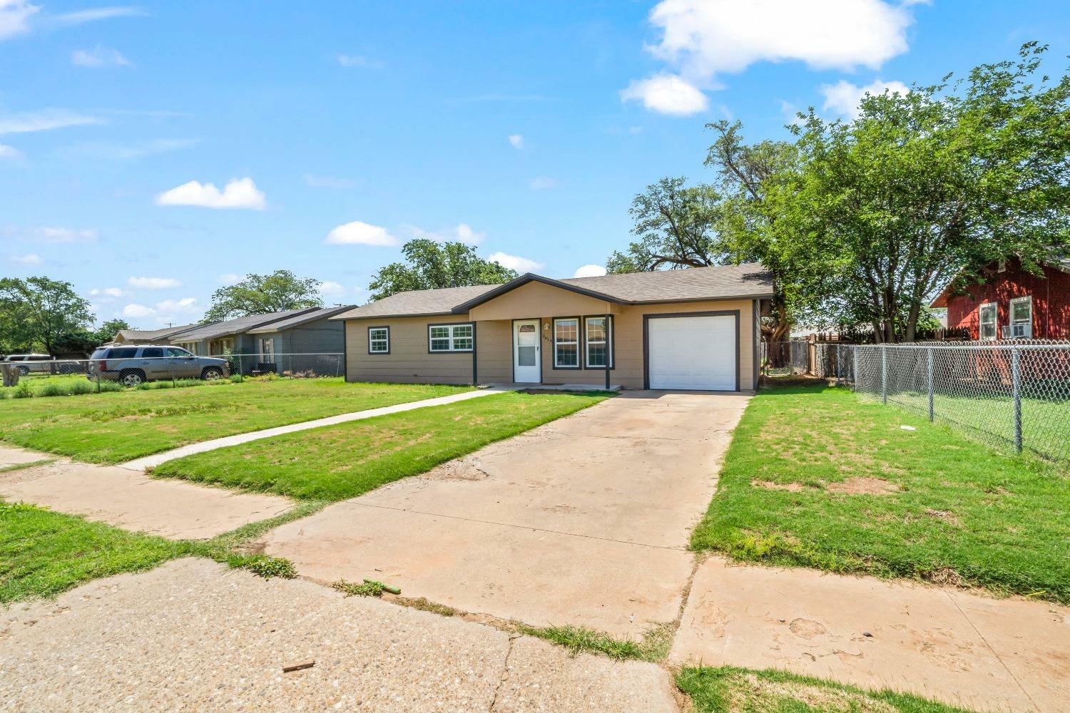 Property Photo:  2614 E Cornell Street  TX 79403 