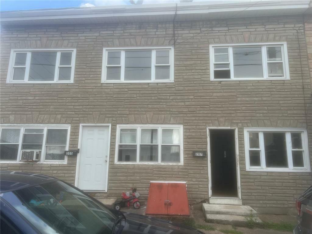 Property Photo:  205 207 East Lloyd Street  PA 17976 