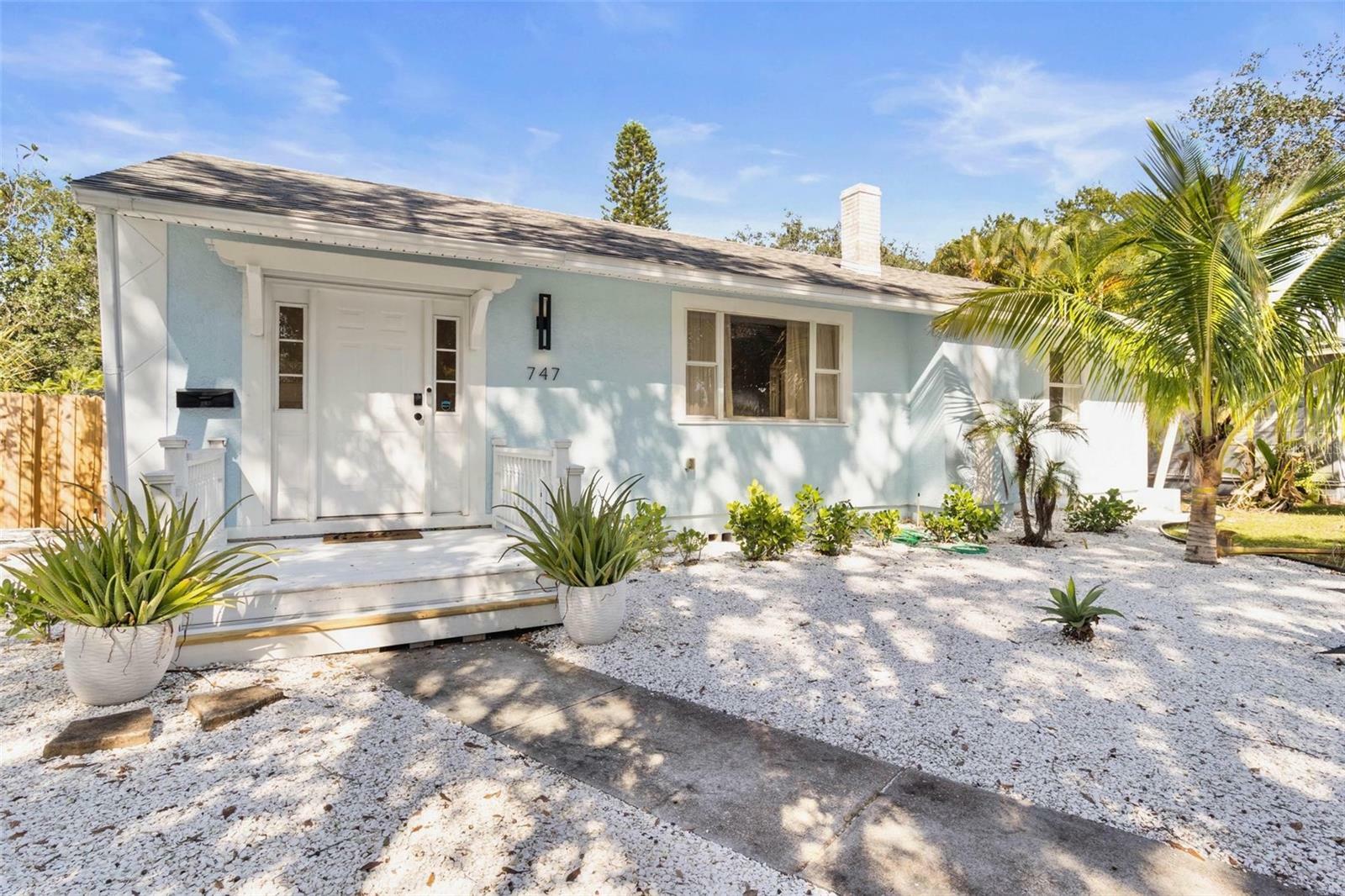 Property Photo:  747 39th Avenue NE  FL 33703 