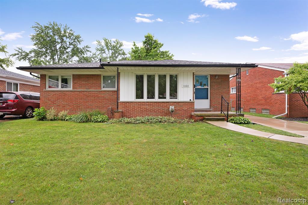 Property Photo: 1600 Englewood Avenue MI 48073 2881