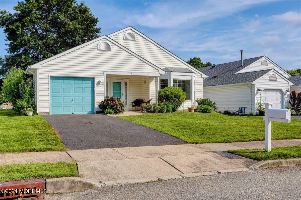 Property Photo:  9 Woodchuck Lane  NJ 08724 