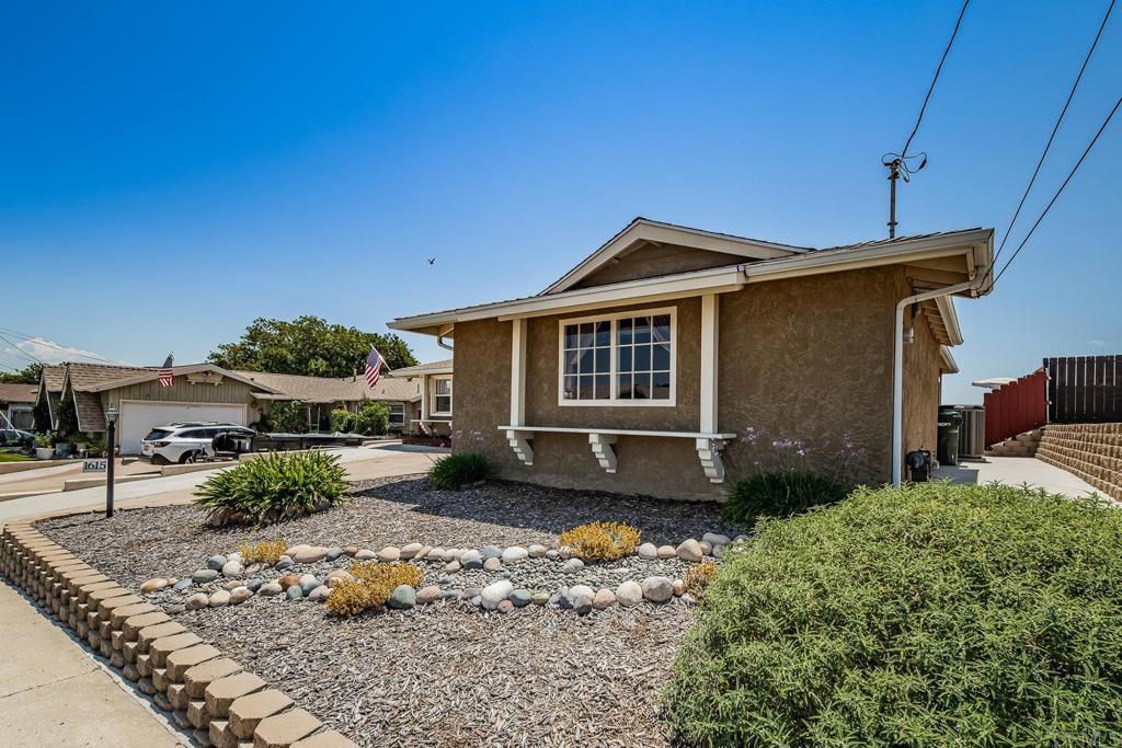 Property Photo: 1615 La Corta Street CA 91945