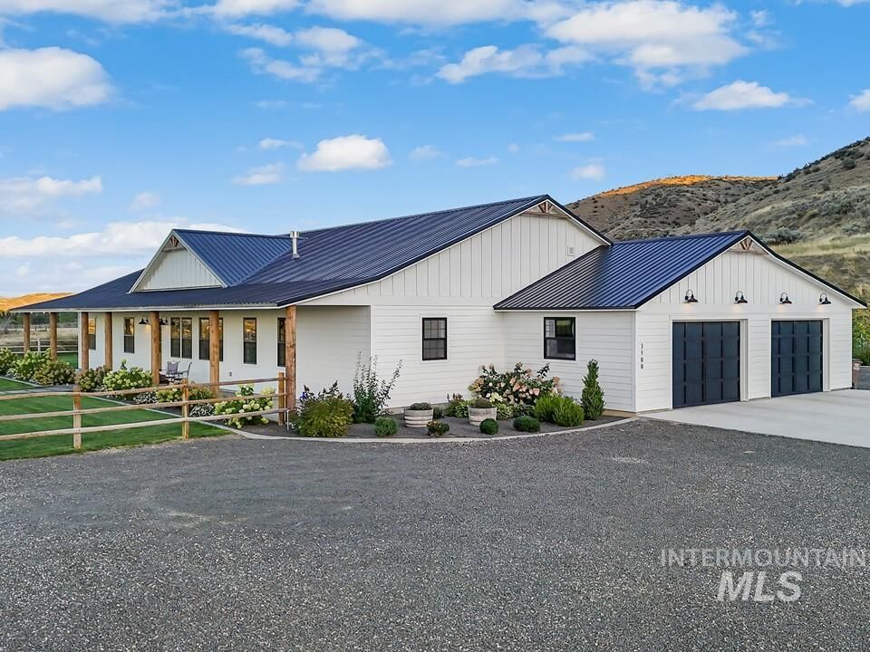 Property Photo:  3500 Magnolia Lane  ID 83617 