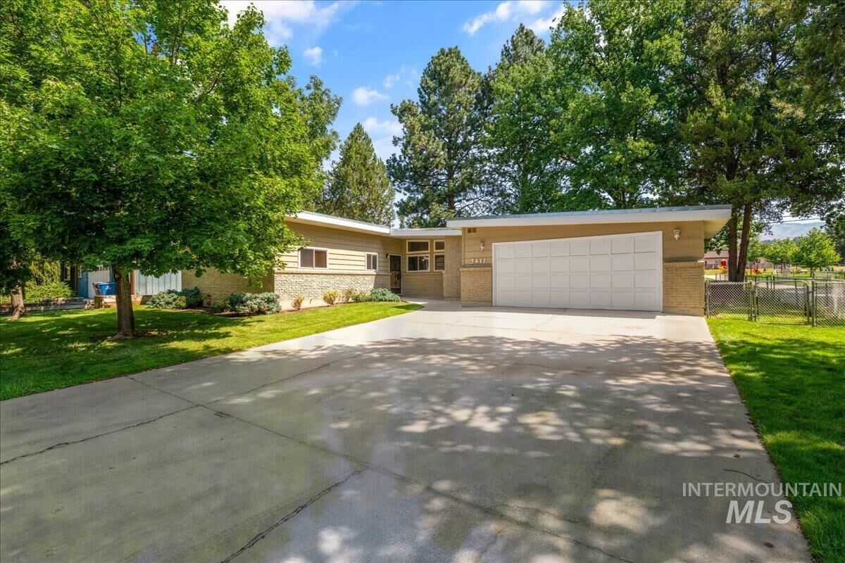 Property Photo:  3411 Wagon Wheel Rd  ID 83702 