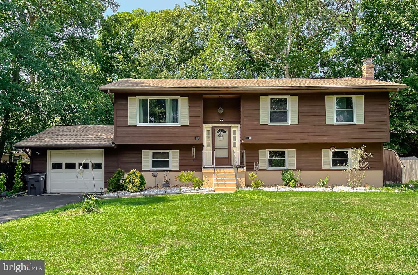 Property Photo:  21585 Constellation Street  MD 20653 