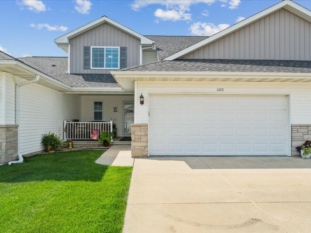 Property Photo:  1103 Honey Creek Way NE  IA 52402 