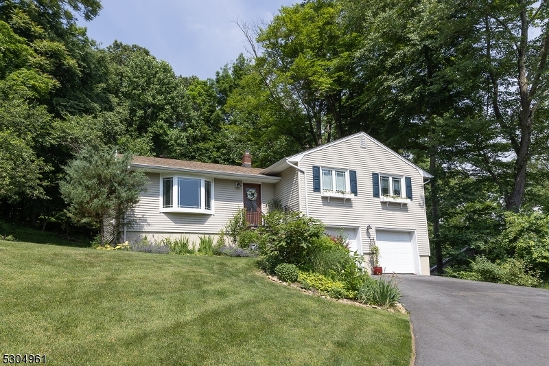 Property Photo:  18 Dellwood Ave  NJ 07960 