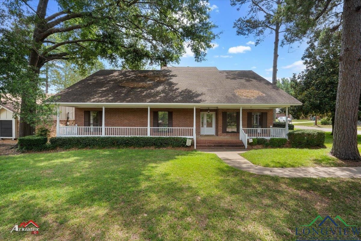 Property Photo: 540 N Adams TX 75633