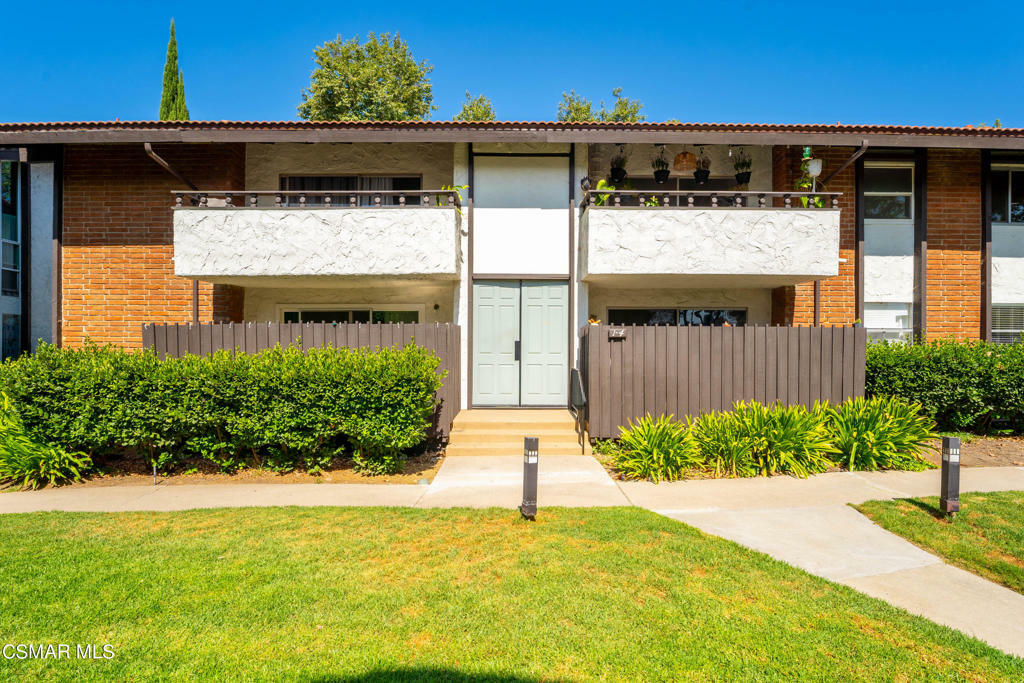 Property Photo:  31552 Agoura Road 4  CA 91361 