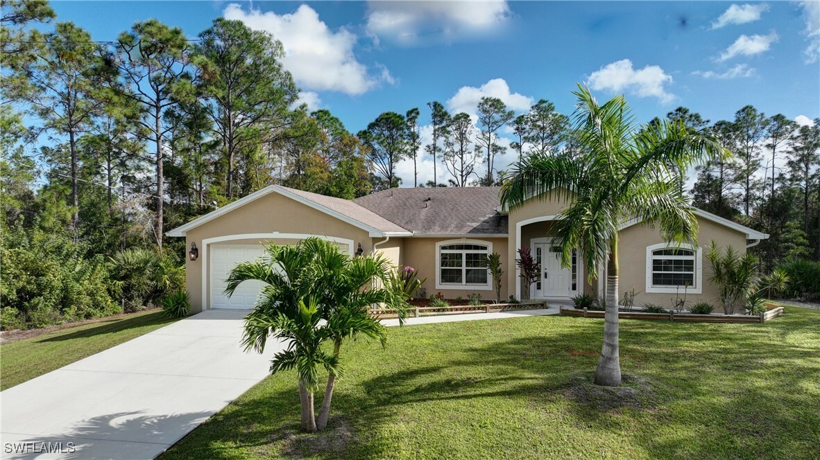 Property Photo:  707 Brannen Avenue  FL 33974 