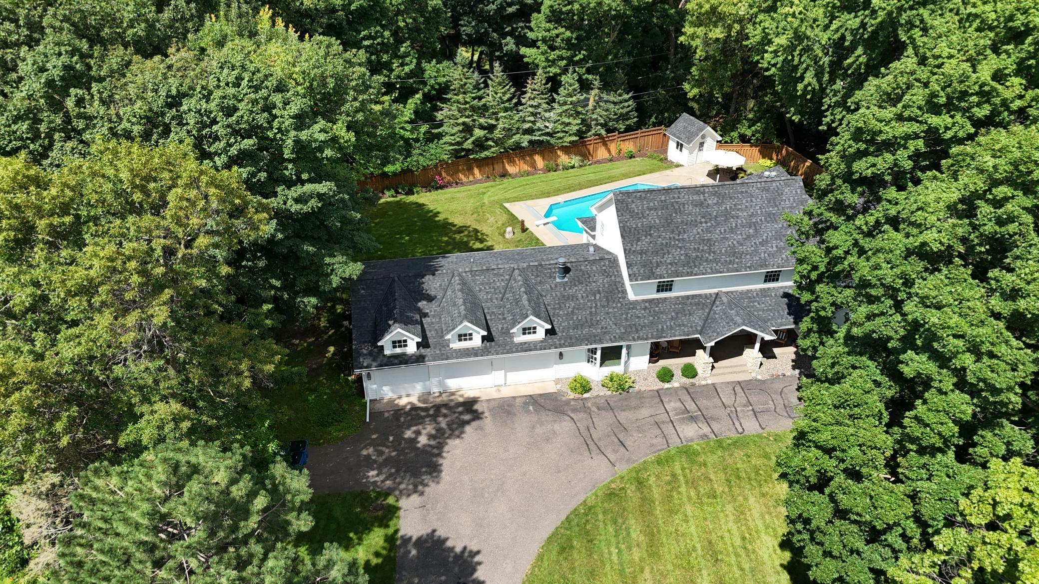 Property Photo: 2204 Huntington Point Road E MN 55391