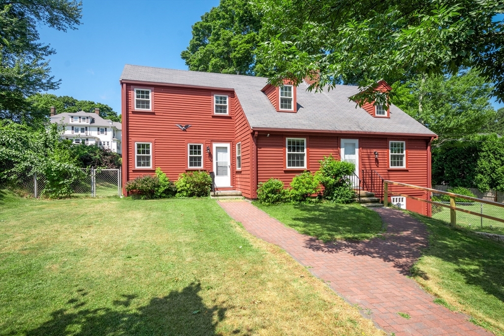 Property Photo:  16 Parkview Rd  MA 01801 