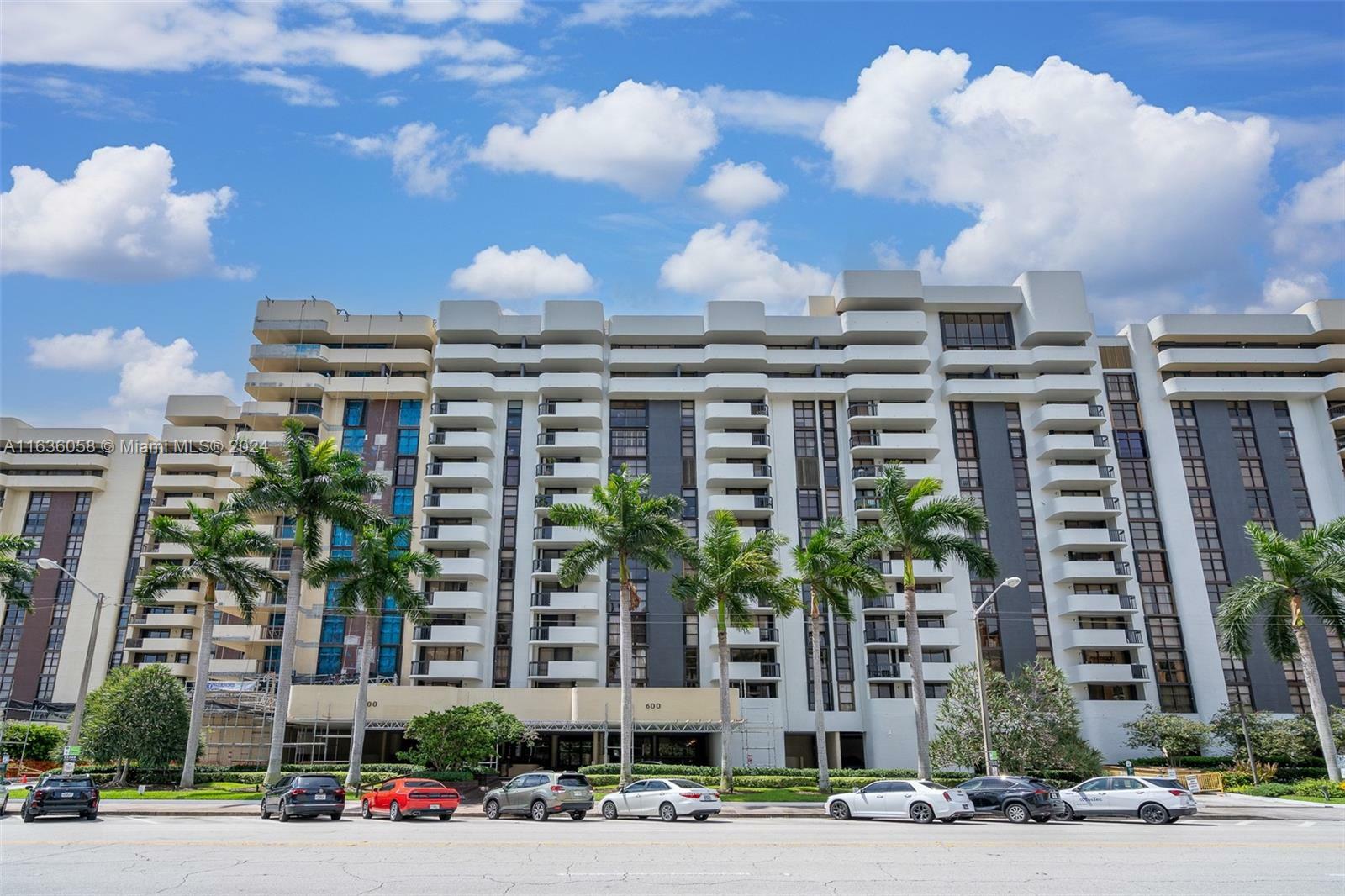 Property Photo:  600 Biltmore Way 611  FL 33134 