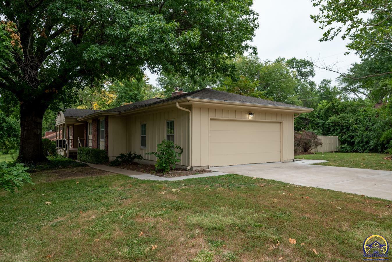 Property Photo:  2776 SW Boswell Ave  KS 66611 