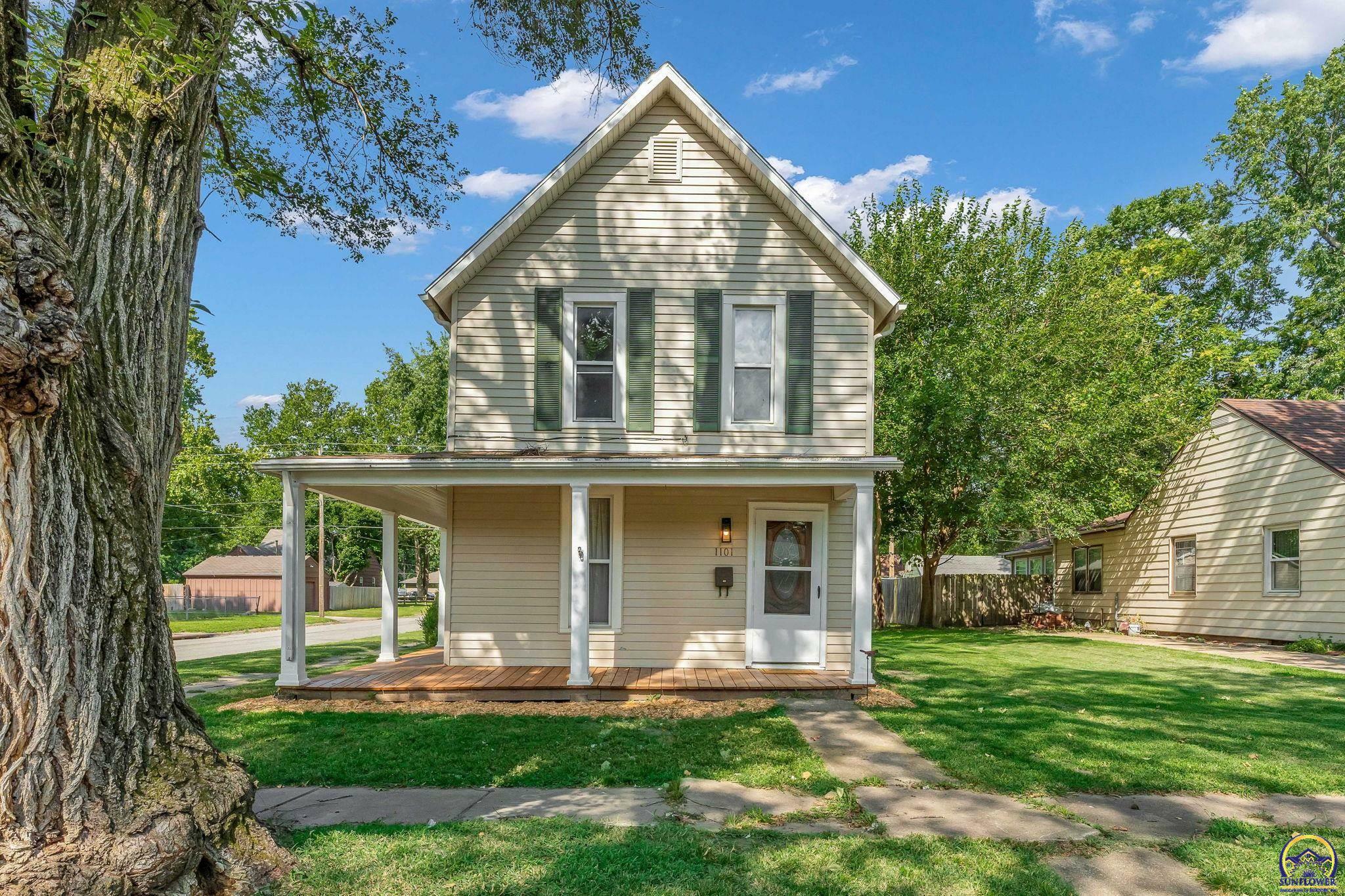 Property Photo:  1101 NE Kellam Ave  KS 66616 