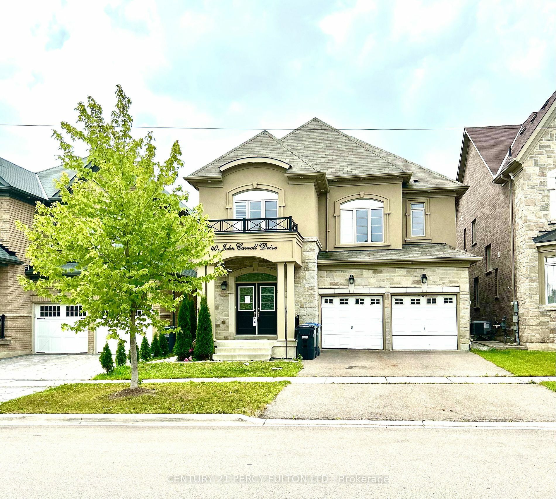 40 John Carroll Dr  Brampton ON L6P 4J8 photo