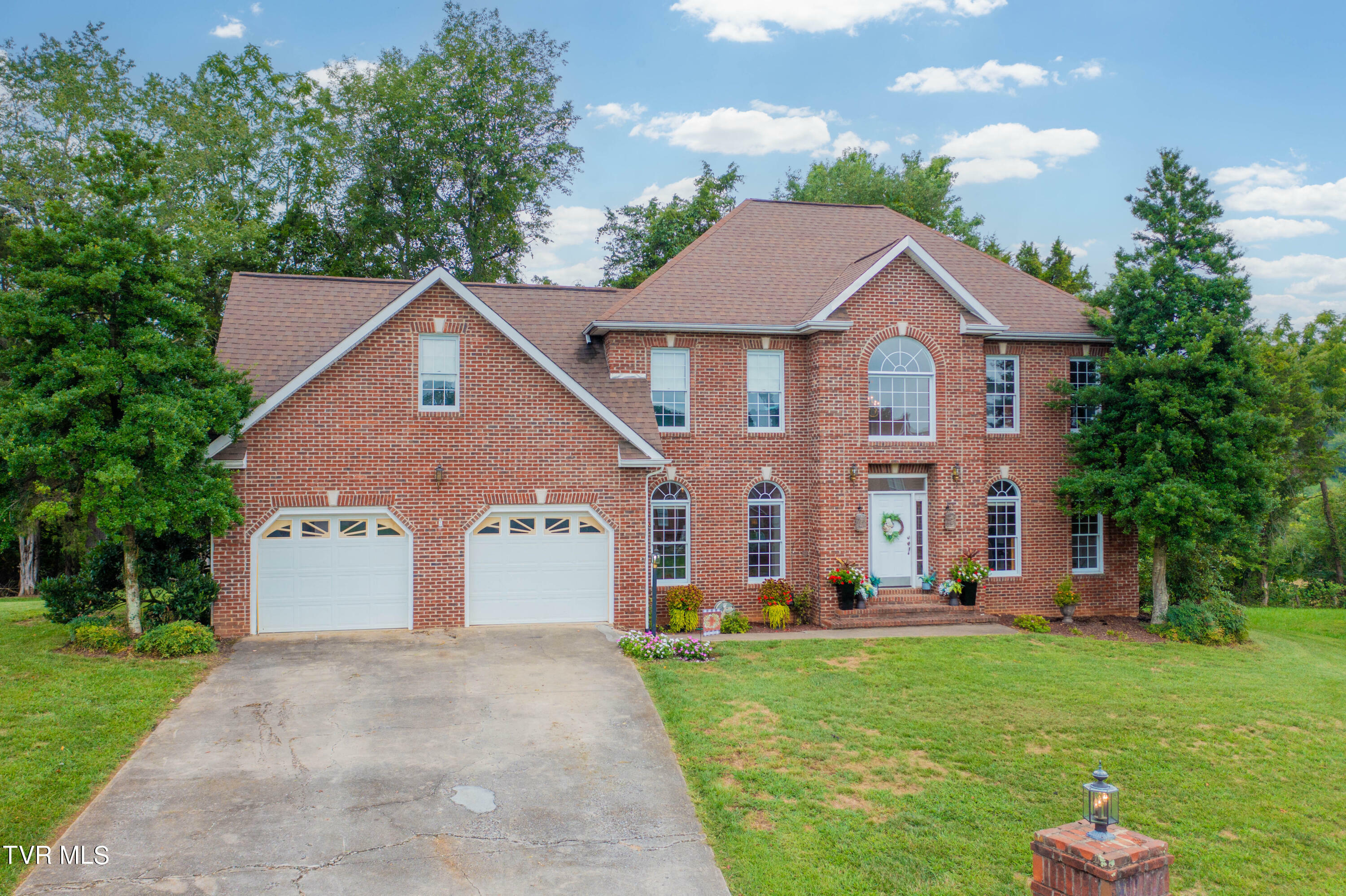 Property Photo:  405 Vanderbilt Way  TN 37664 