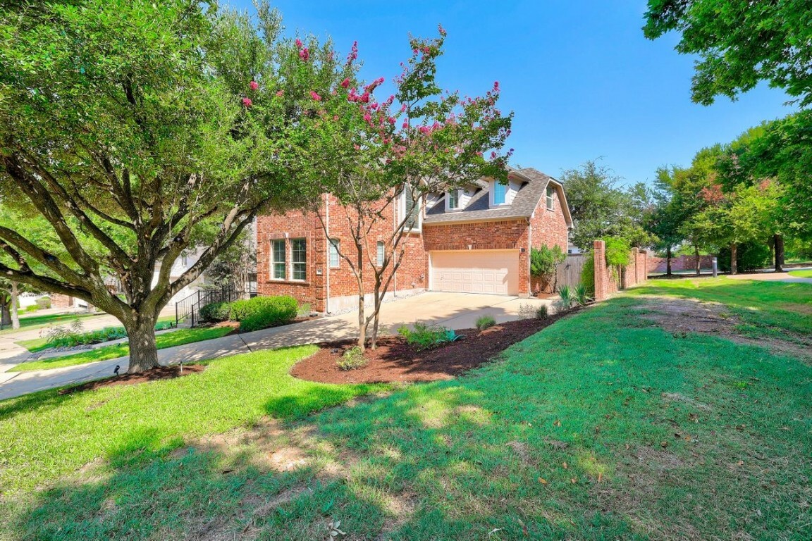 Property Photo:  1020 Mesquite Hollow Place  TX 78665 