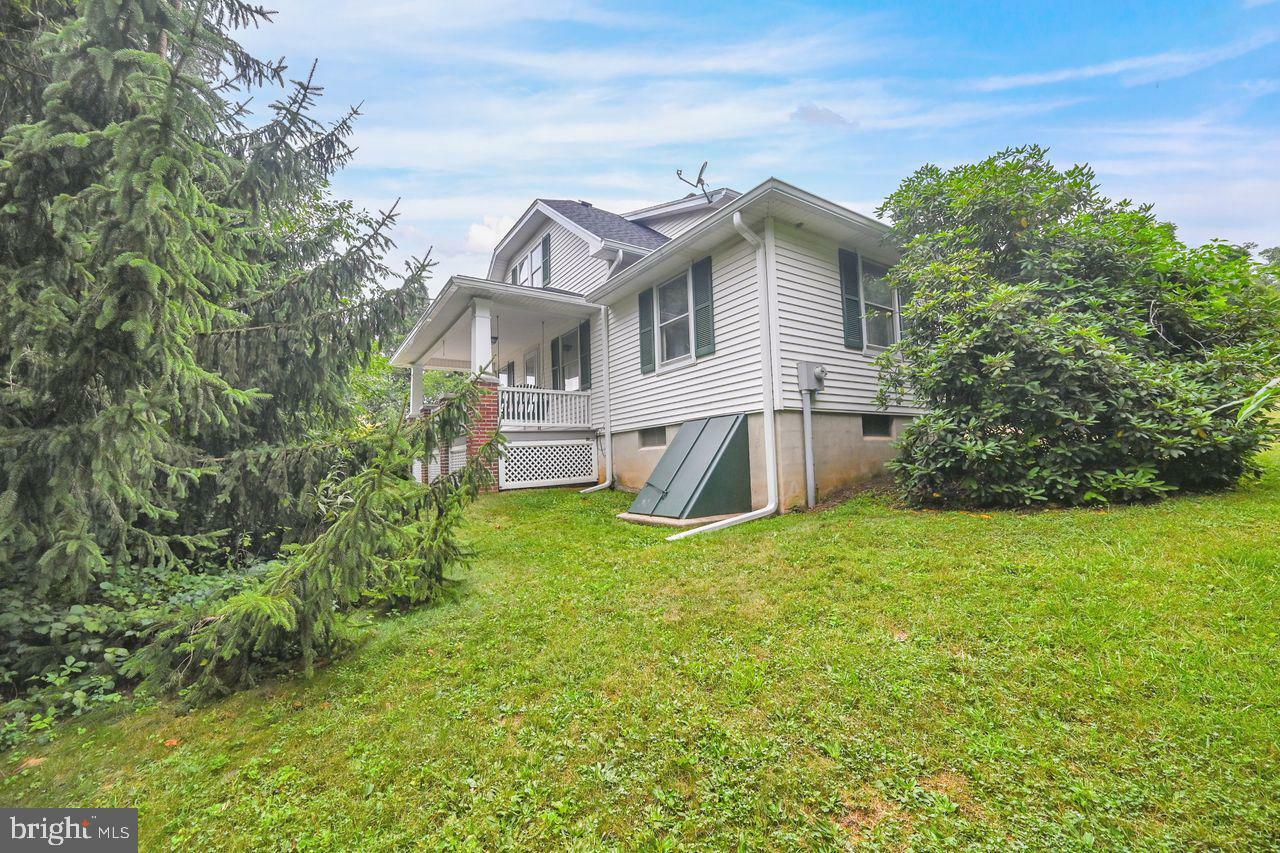 Property Photo:  2199 Springwood Road  PA 17403 