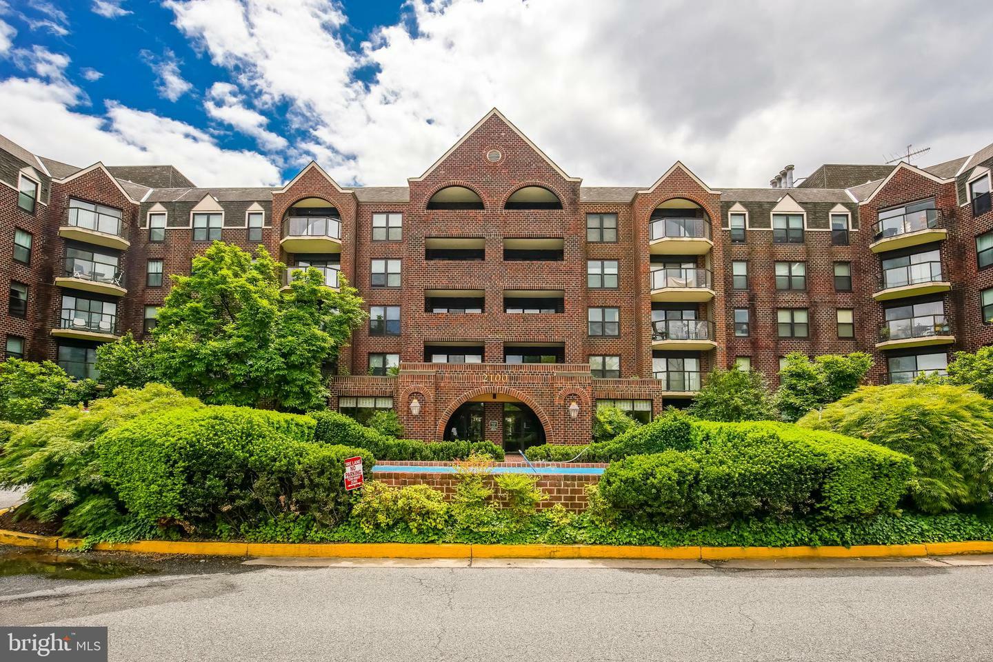 Property Photo: 2100 Langston Blvd 245 VA 22201